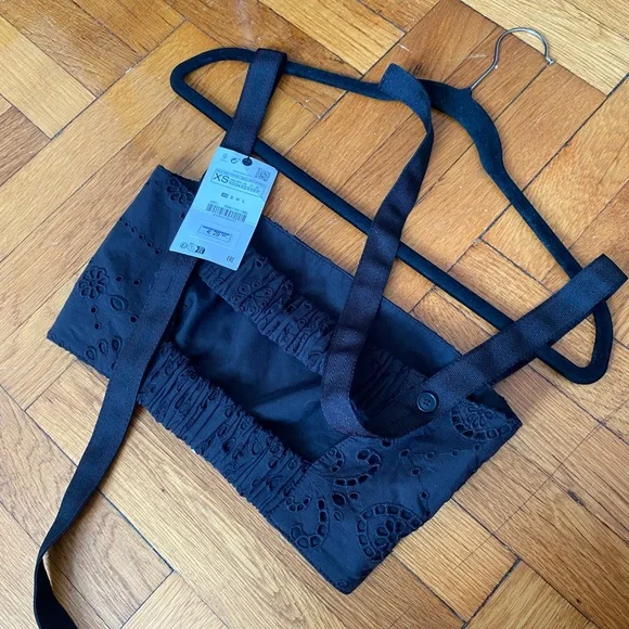 NWT ZARA EMBROIDERED EYELET CROP TOP BLACK - SIZE XS - Picture 5 of 7